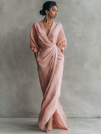 Rosa Leinen-Maxikleid mit V-Ausschnitt