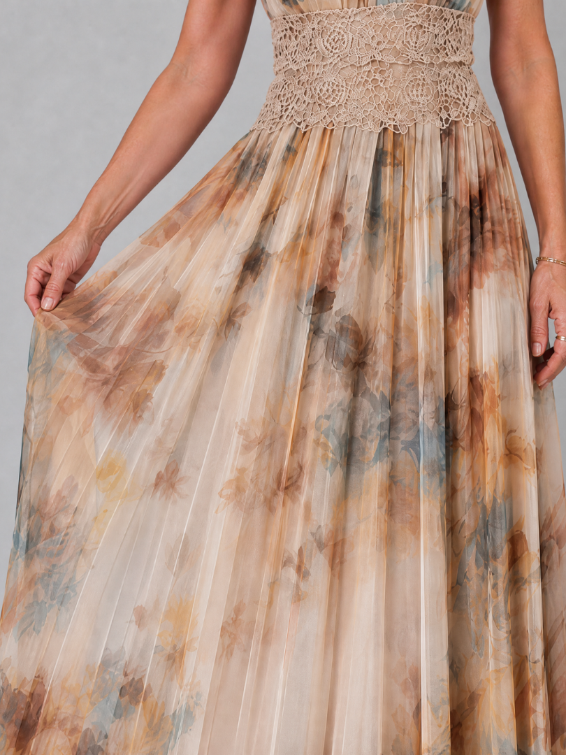 Elavenue | Maxikleid mit Neckholder und Spitzenakzenten