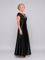 Samouse | Maxikleid mit Wickeloberteil und kurzen Ärmeln" 

Rewritten Title: "Samouse | Maxikleid mit Wickel-Design und kurzen Ärmeln