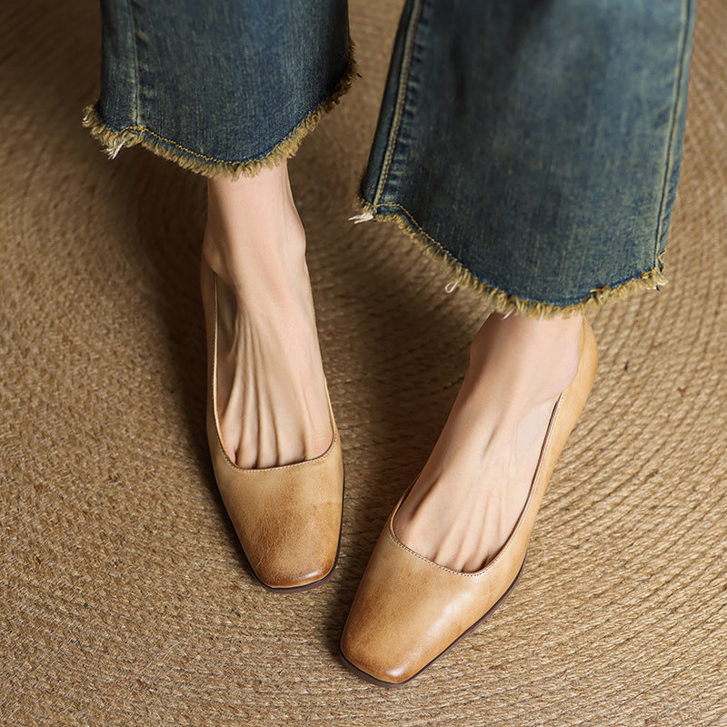 Elviera Pumps aus quadratischem Leder