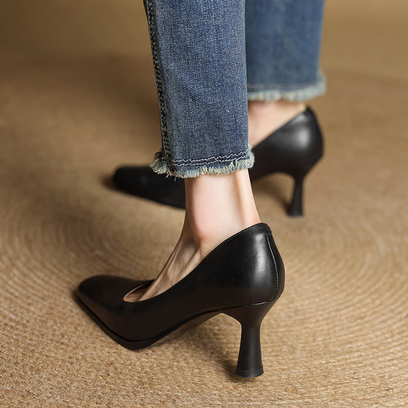 Elviera Pumps aus quadratischem Leder