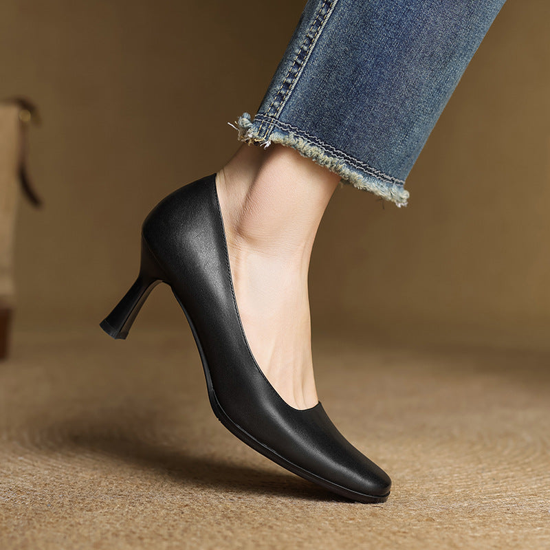 Elviera Pumps aus quadratischem Leder