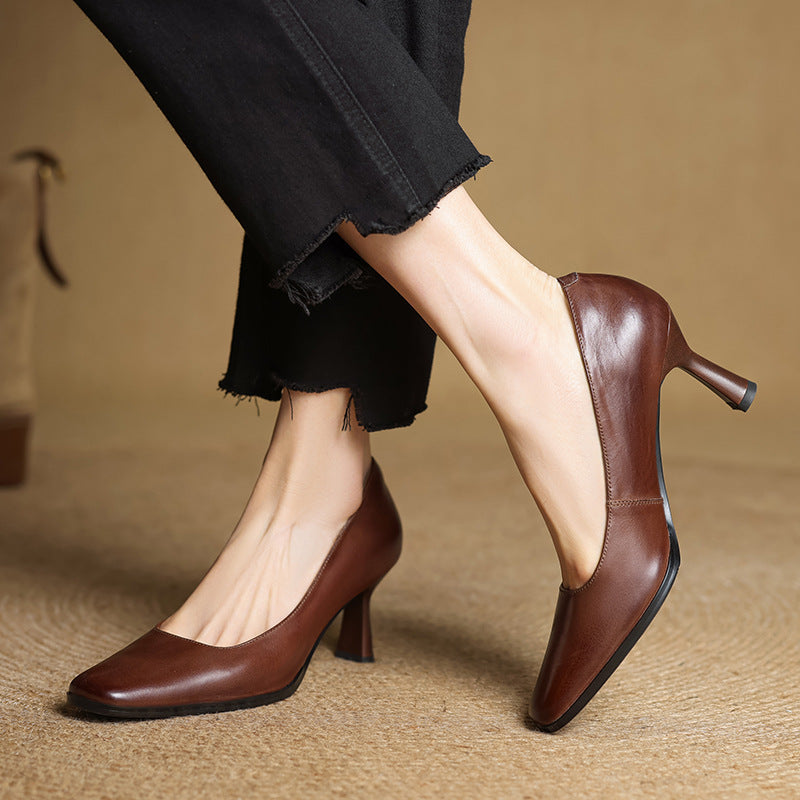 Elviera Pumps aus quadratischem Leder