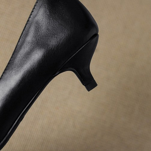 Orlisse Leder-Pumps mit Kitten-Absatz