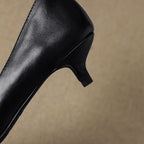 Orlisse Leder-Pumps mit Kitten-Absatz
