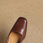 Elviera Pumps aus quadratischem Leder