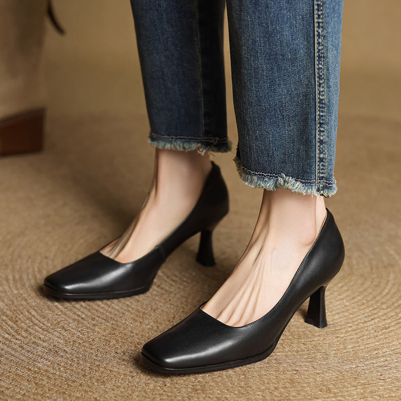 Elviera Pumps aus quadratischem Leder
