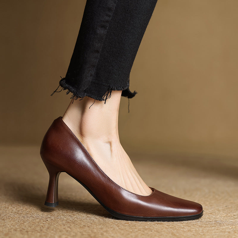 Elviera Pumps aus quadratischem Leder
