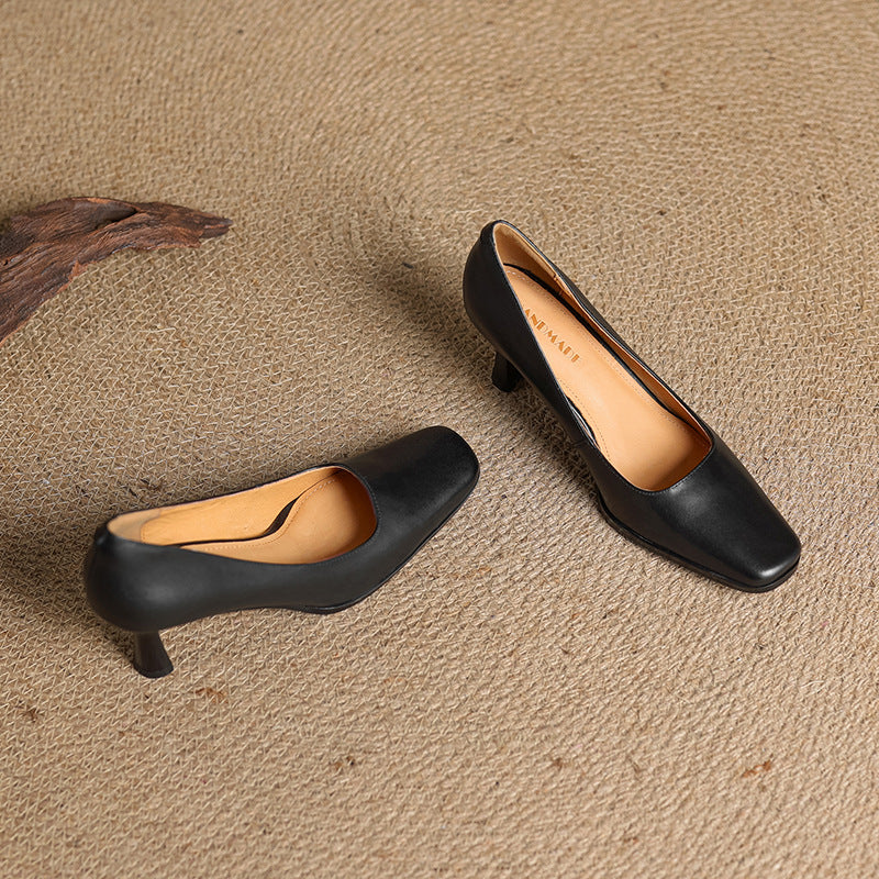 Elviera Pumps aus quadratischem Leder