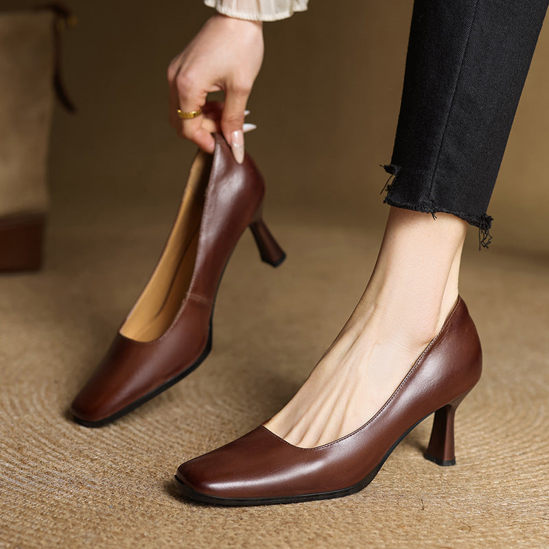 Elviera Pumps aus quadratischem Leder