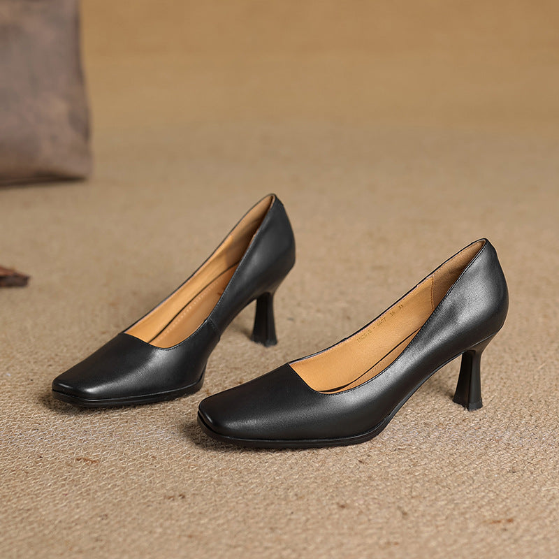 Elviera Pumps aus quadratischem Leder