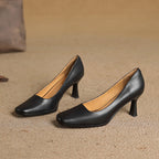 Elviera Pumps aus quadratischem Leder