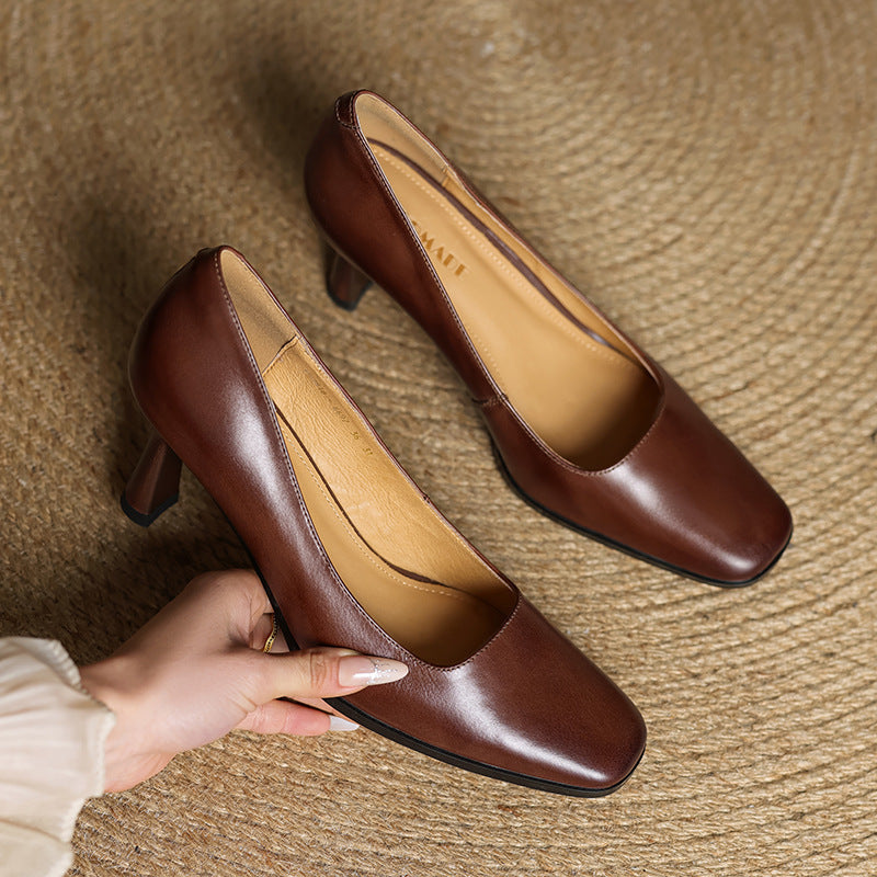 Elviera Pumps aus quadratischem Leder