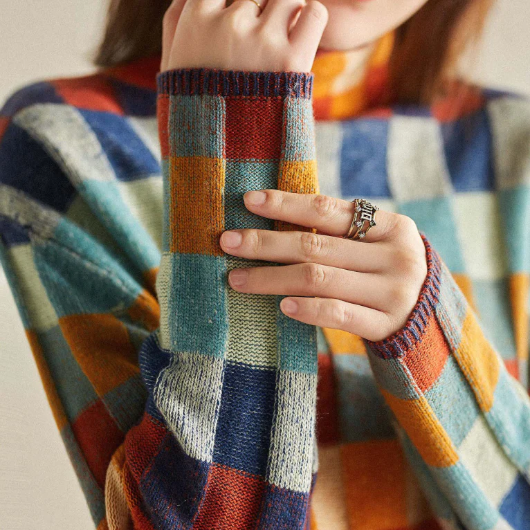 VALENTINA UND PULLOVER